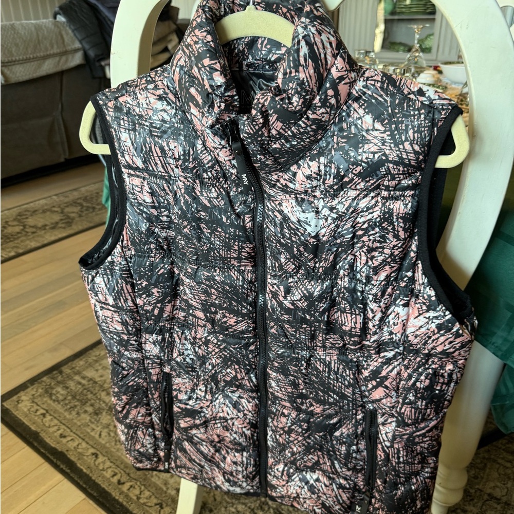 Women's Abstract Print Puffer Vest